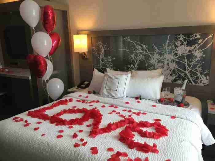 How to decorate the bedroom for valentine&#39