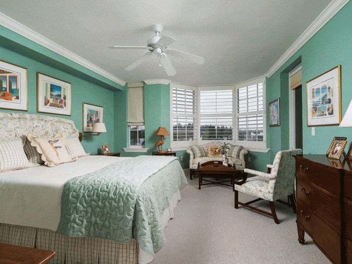 How to decorate big master bedroom