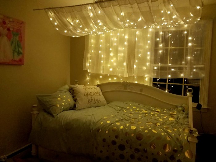 How to decorate bedroom with fairy lights