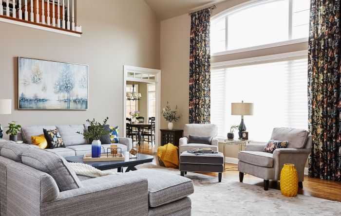 How to decorate high ceiling townhouse living room