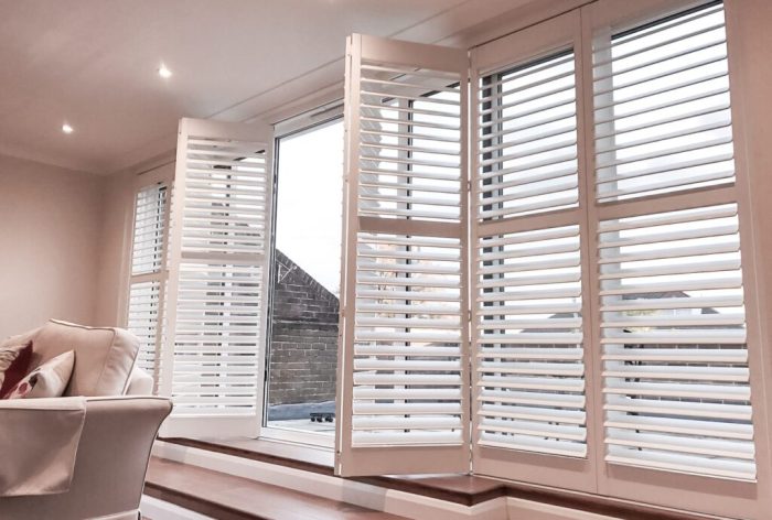 How to decorate windows with plantation shutters